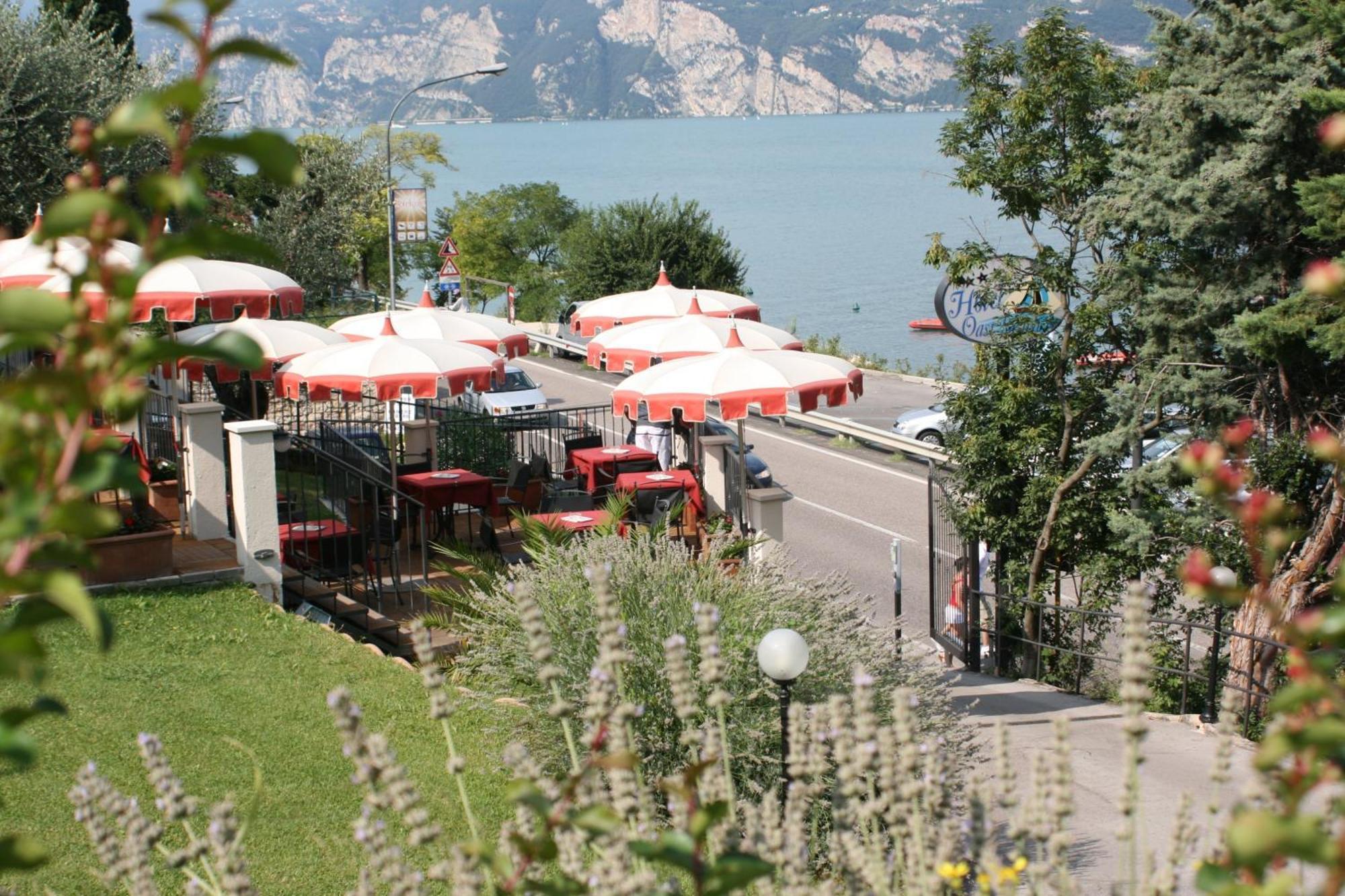 Hotel Oasi Beach Malcesine Exterior photo