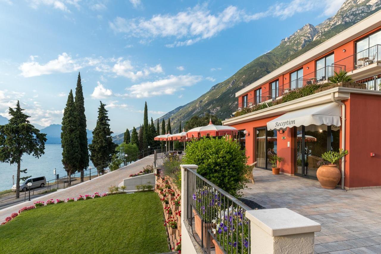 Hotel Oasi Beach Malcesine Exterior photo